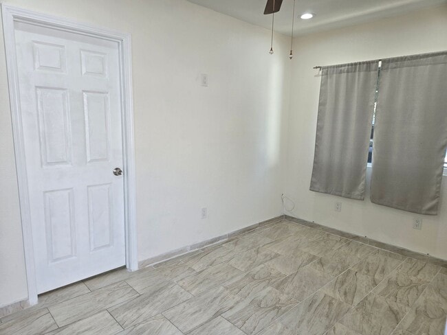 Building Photo - Algen420 - 7/$495/10 - A