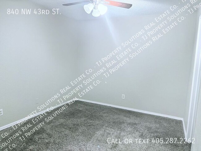 Foto del edificio - Three bedroom home near Uptown!
