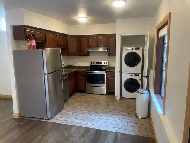 Photo - 23824 SE 28th St (Issaquah, WA) Apartments