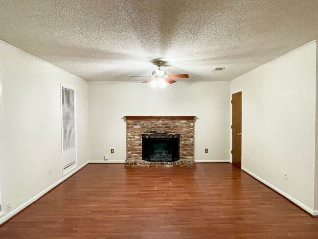 Foto del edificio - 407 Harleston Rd