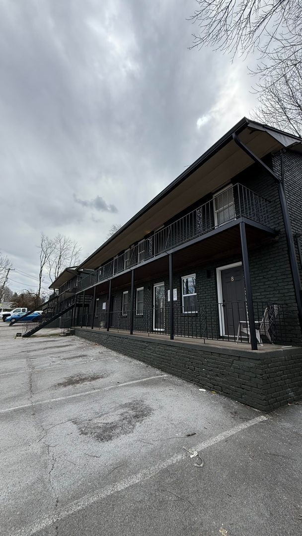 Foto del edificio - Knoxville 37920 - 2 bedroom, 1 bath Apartment - Text Tara Hayes (865) 242-8010 - Visit REARENT.CO...