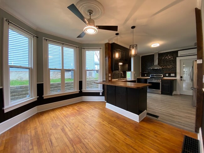 Foto del edificio - 37 Wyoming St E