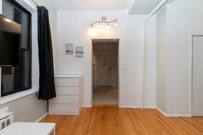 Foto del edificio - 1789 1st Ave