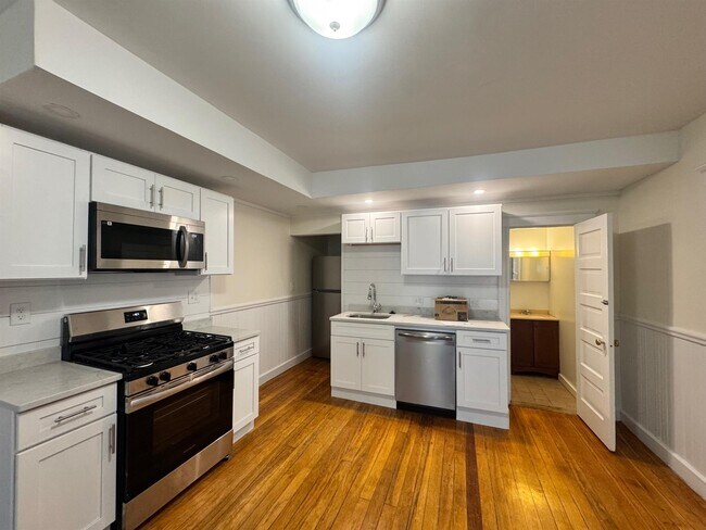 Building Photo - 36 Linden Ave