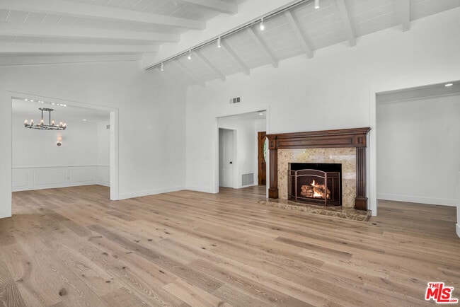 Building Photo - 160 N Thurston Ave