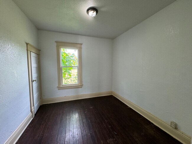 Building Photo - 309 N Johnson St