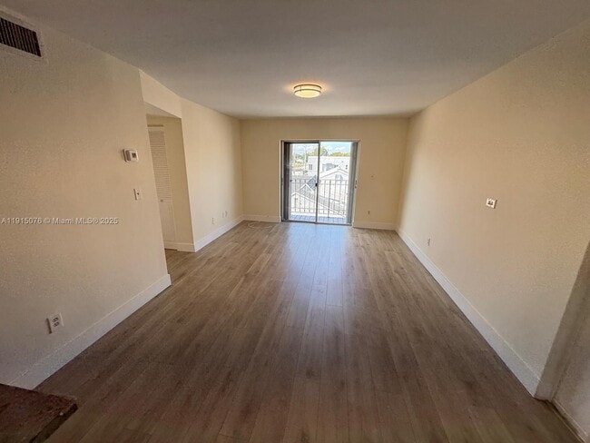 Building Photo - 1933 SW 7th St