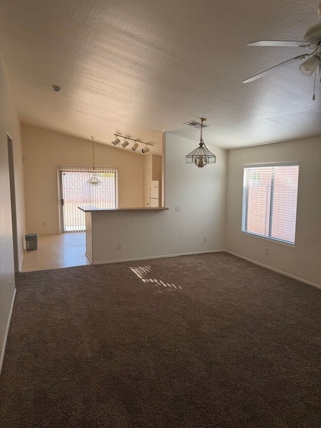Building Photo - 1225 W Darrel Rd