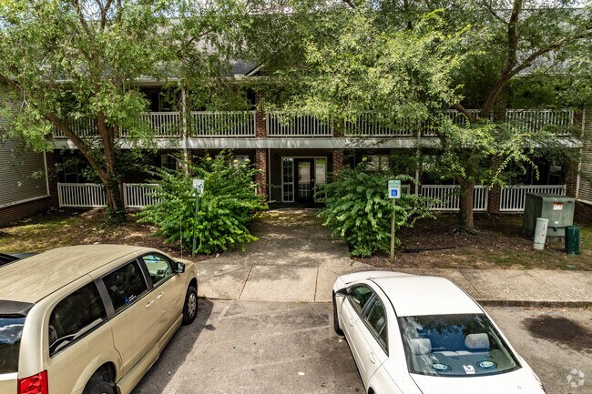 Foto del edificio - Bellewood Park Apartments