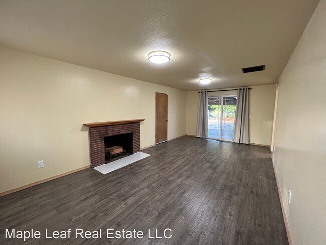 Building Photo - 3 br, 1 bath House - 17606 42nd Ave S