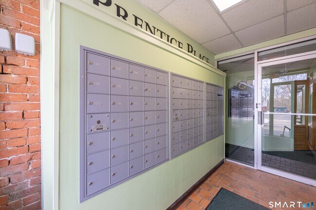 Building Photo - 319 New Britain Rd