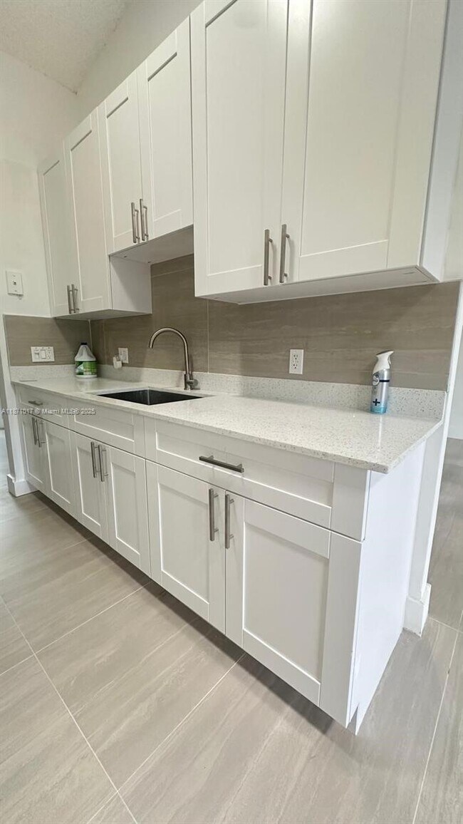 Foto del edificio - 21301 NE 9th Pl