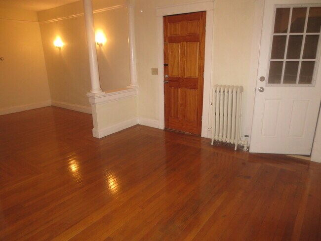 Building Photo - 23 Richter St