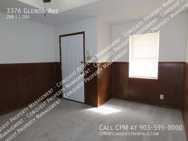 Building Photo - Water Paid! Cozy 2 Bedroom Duplex w/Fenced...