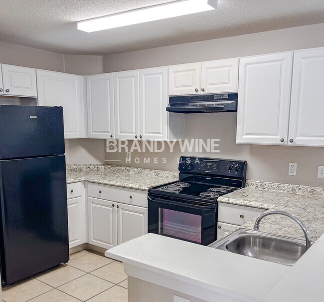 Building Photo - **1 MONTH FREE HOLIDAY SPECIAL!!** Market ...