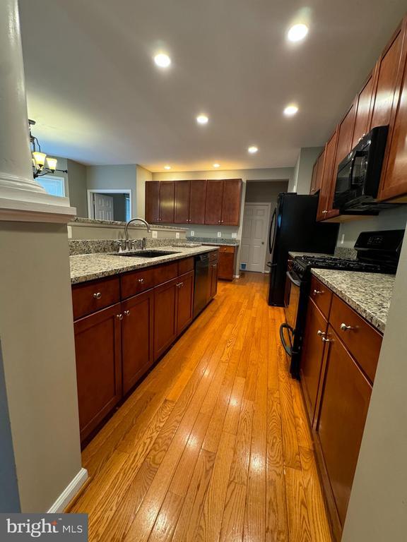 Building Photo - 1306 Yates Cir