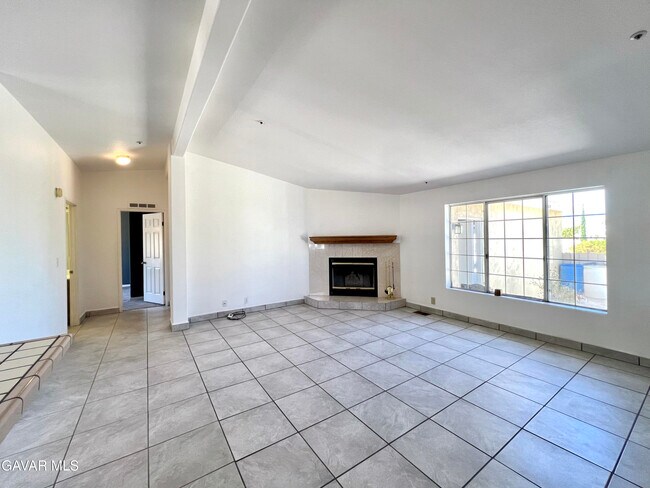 Foto del edificio - 21925 Fort Tejon Rd