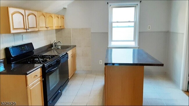 Foto del edificio - 213 Linden Ave