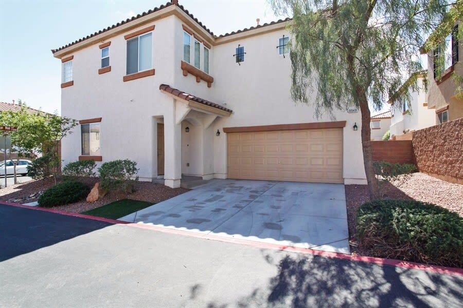 Primary Photo - 8949 Grand Emerald Ct