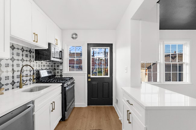 Foto del edificio - 2221 Coralthorn Rd