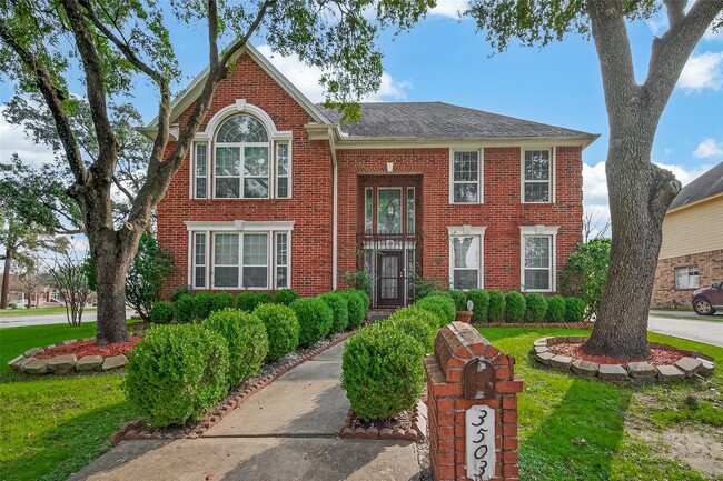Foto del edificio - 3503 Ashlock Dr