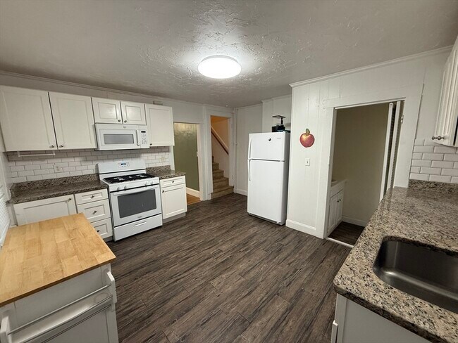 Foto del edificio - 17 Moraine Pl