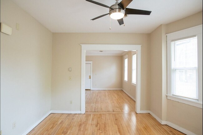 Foto del edificio - 829 E Clarke St