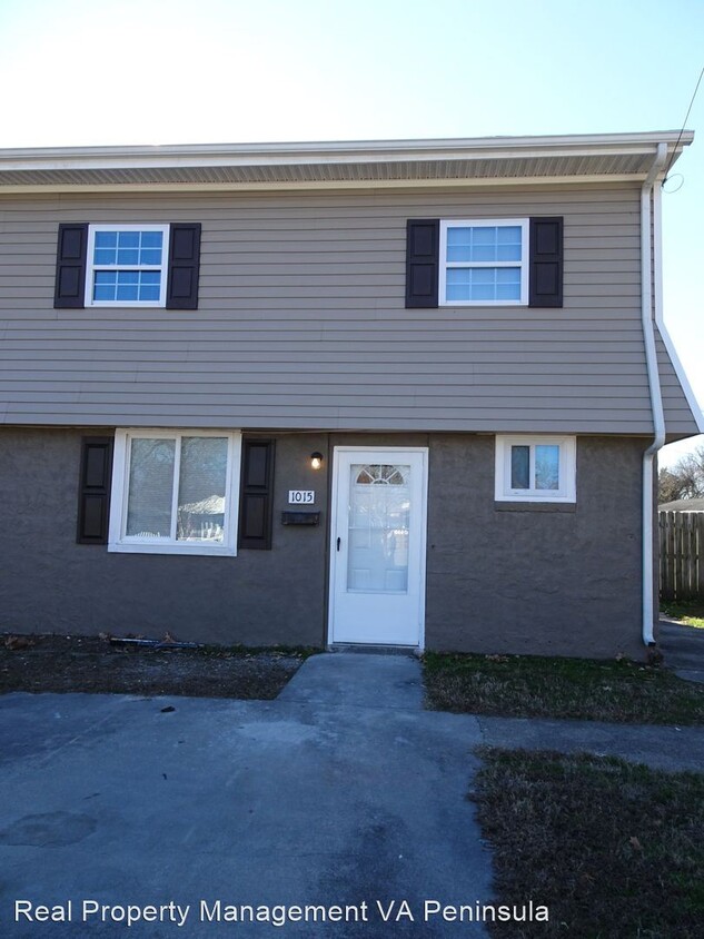 Primary Photo - 5 br, 1.5 bath House - 1015 Rowe St.