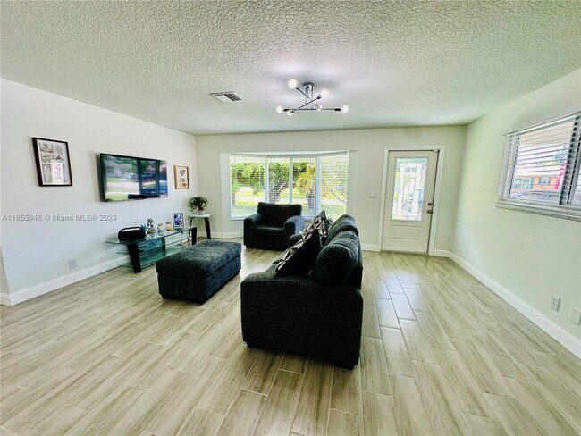Building Photo - 3511 Quentin Ave