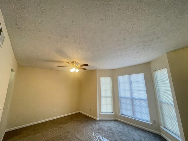 Building Photo - 5897 Sheldon Ct