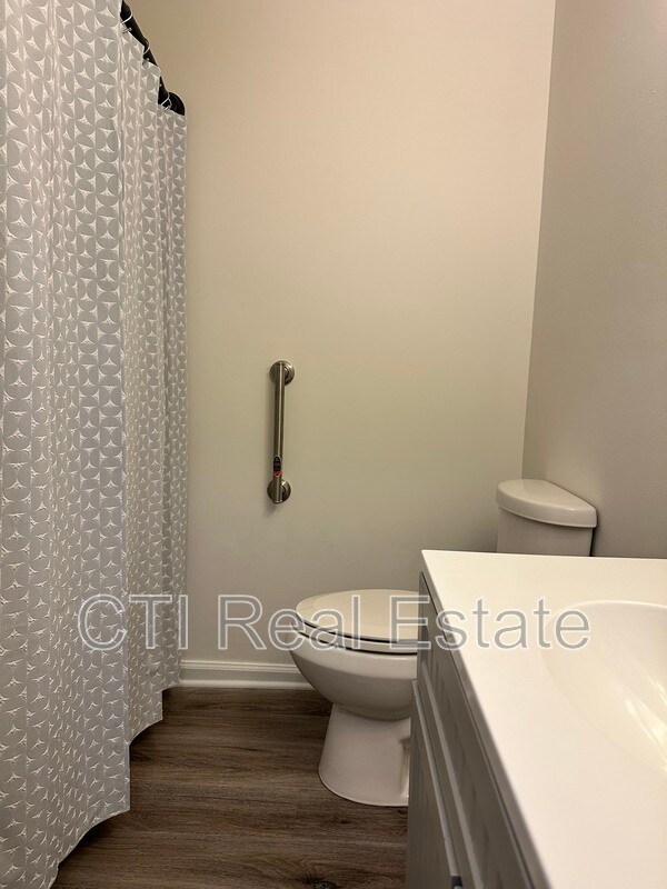 Building Photo - 4720 Old Plantation Dr