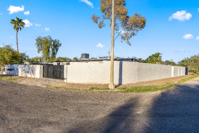 Foto del edificio - 4541 S 18th Ave