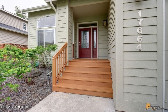Building Photo - Stunning home conviently located by Eagle ...