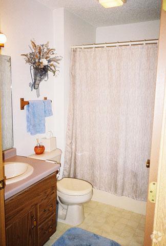 Bathroom - Pineridge Apartments