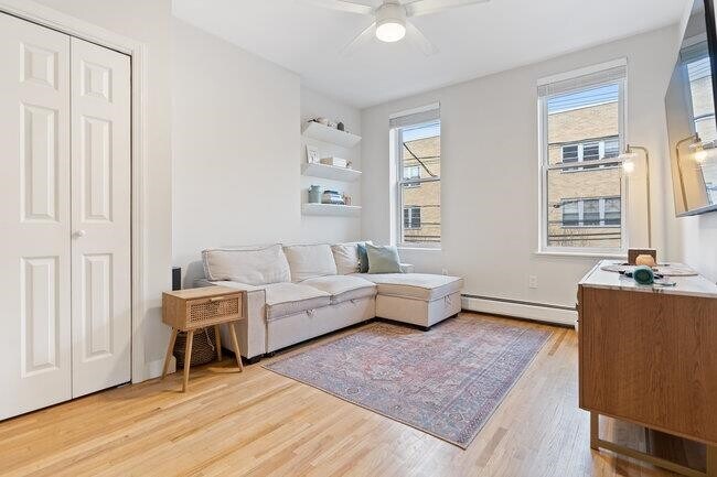 Foto del edificio - 328 Madison St