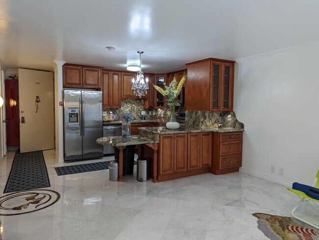 Foto del edificio - 7811 Eads Ave