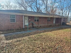 Building Photo - 106 Keowee Ave