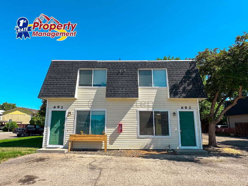 Primary Photo - 692 W Idaho Ave