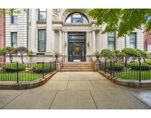 Building Photo - 483 Beacon St