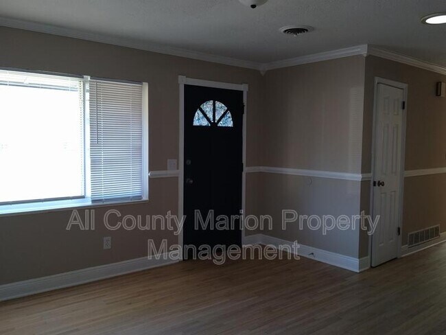 Building Photo - 2100 SW 42nd Ave