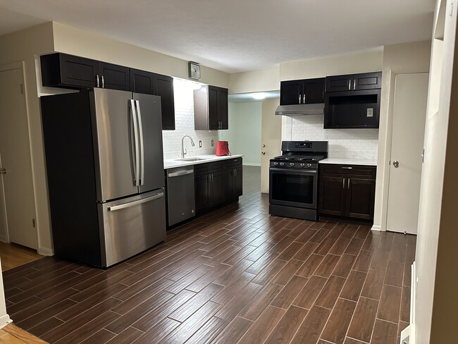 Building Photo - 9574 Idlewood Dr