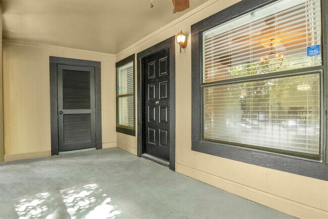 Building Photo - 4006 Angel Oak Ct