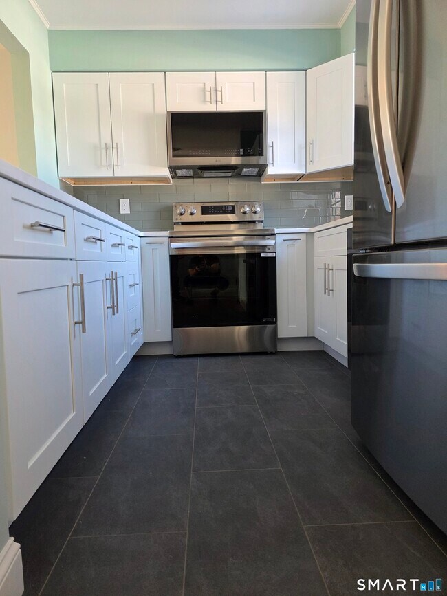 Building Photo - 87 Aspetuck Vlg