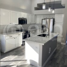 Building Photo - 151 W Shamrock St