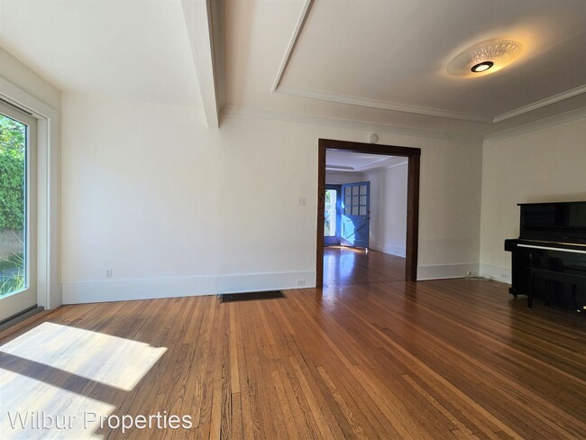 Building Photo - 4 br, 3 bath House - 440 Channing Ave