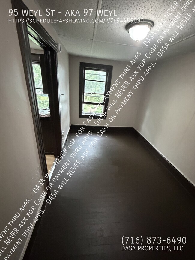 Building Photo - 95 Weyl St