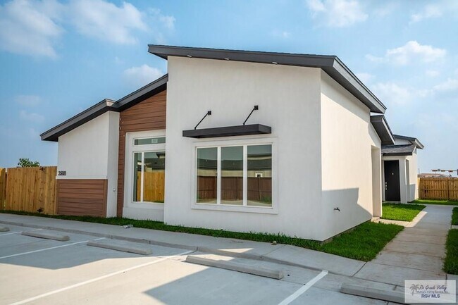 Foto del edificio - 3508 Hidalgo Cir