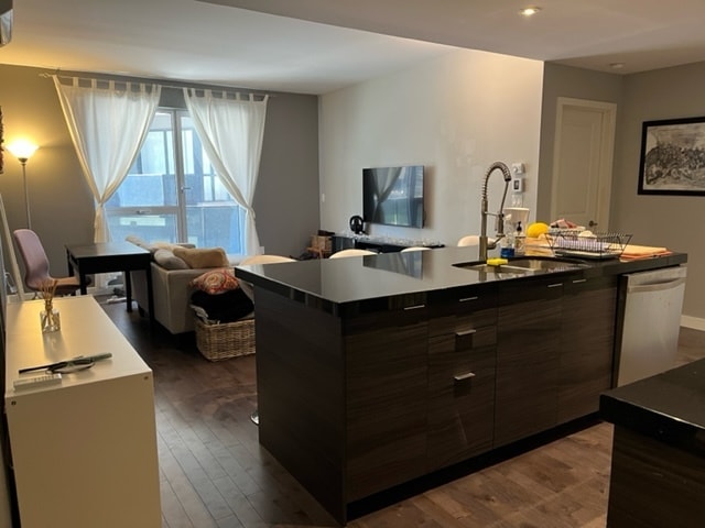 Photo du bâtiment - 5000 Rue Buchan