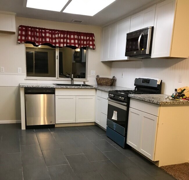 Foto del edificio - 13393 Cahuenga Rd