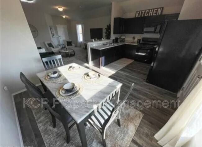 Building Photo - 10634 Cottonwood Dr